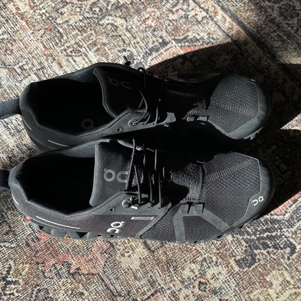 On Running Men's Black Sneakers size 9 - Picture 8 of 8